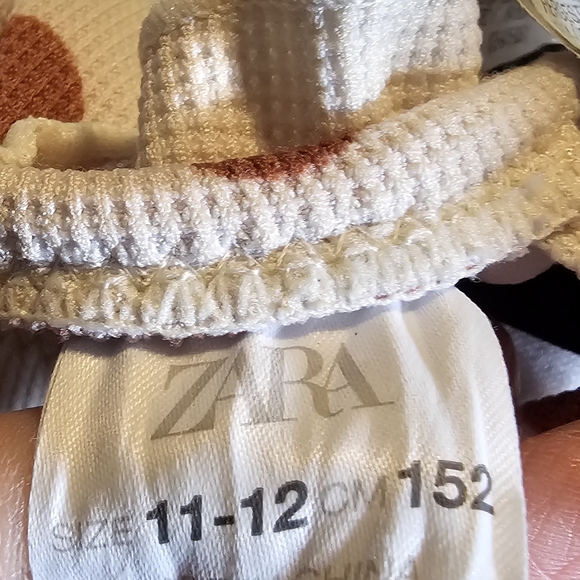 Zara White and Red Textured One Piece Swimsuit - Picture 3 of 7